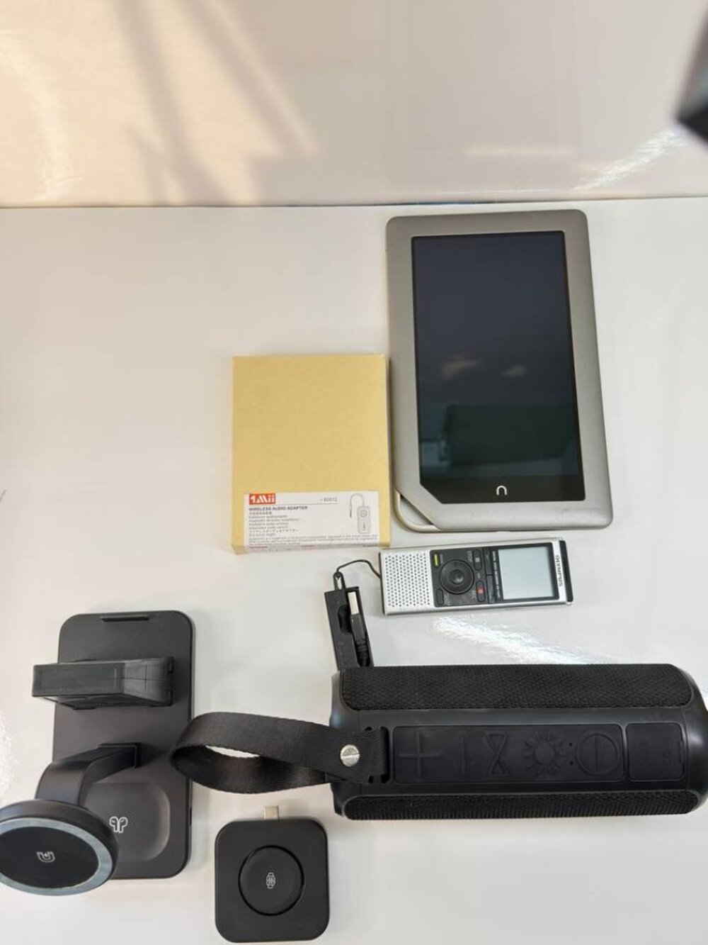 Electronics Bundle / Reseller Lot – Apple, Nook, Olympus, Luminess Air & More - Picture 4 of 11